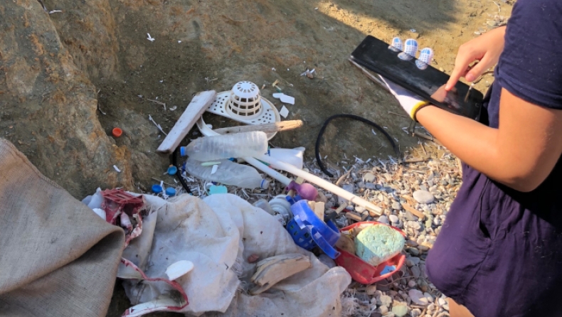Ο εφιάλτης των πλαστικών απειλεί την Ελλάδα: Περισσότερο από 80% των θαλάσσιων απορριμμάτων είναι πλαστικά (pics)