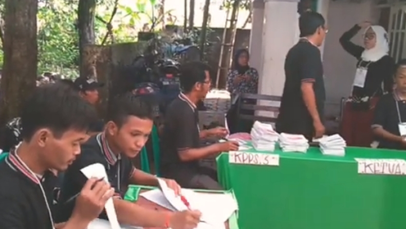 Τραγικό: Στην Ινδονησία πάνω από 270 εκλογικοί υπάλληλοι πέθαναν μετρώντας ψήφους