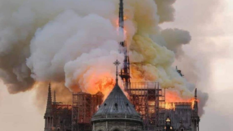 Καταστροφή: Ξέσπασε φωτιά στην Παναγία των Παρισίων (pics & vids)