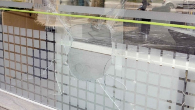 Καταδρομική επίθεση στο κέντρο της Πάτρας: Ζημιές σε 15 καταστήματα (pics)