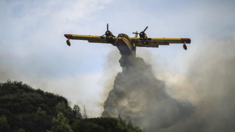 Η Ελλάδα στέλνει πυροσβεστικά αεροσκάφη στο Ισραήλ