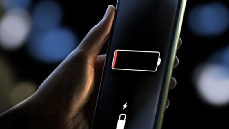 Η μπαταρία του iPhone XR κρατάει 8,5 ώρες λιγότερο από όσο λέει η Apple (pics)