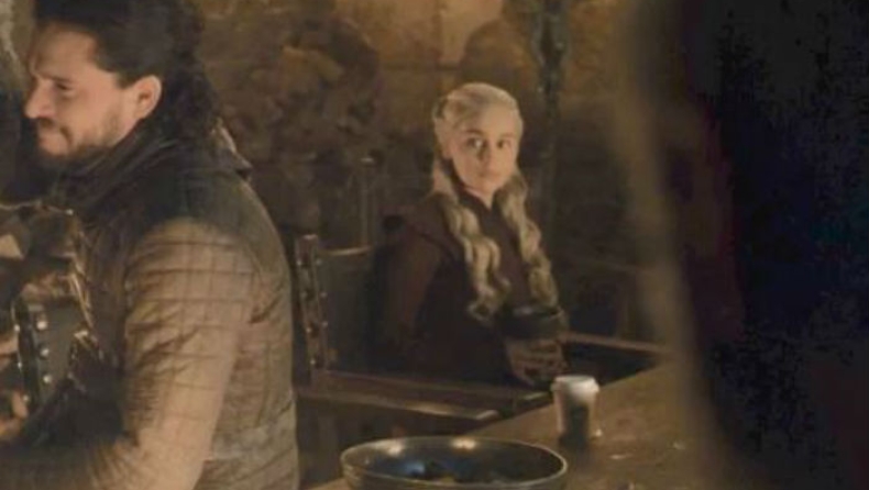 Ανατροπή στην γκάφα του Game Of Thrones: Δεν ήταν ποτήρι από τα Starbucks (pics & vid)