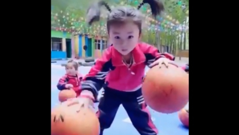 Τετράχρονη Κινέζα τρελάινει κόσμο με την ντρίμπλα της (vid)
