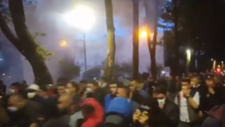Χάος στα Τίρανα: Σοβαρά επεισόδια σε αντικυβερνητικές διαδηλώσεις (vid)