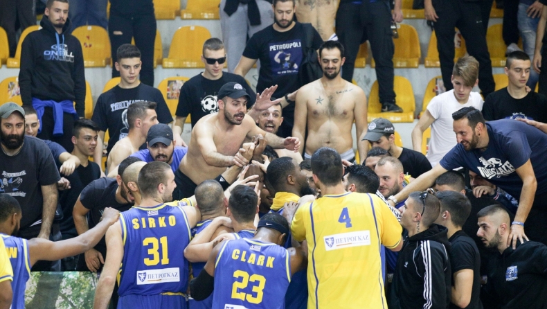 Με κόσμο το Game 4 μεταξύ Περιστερίου και ΑΕΚ