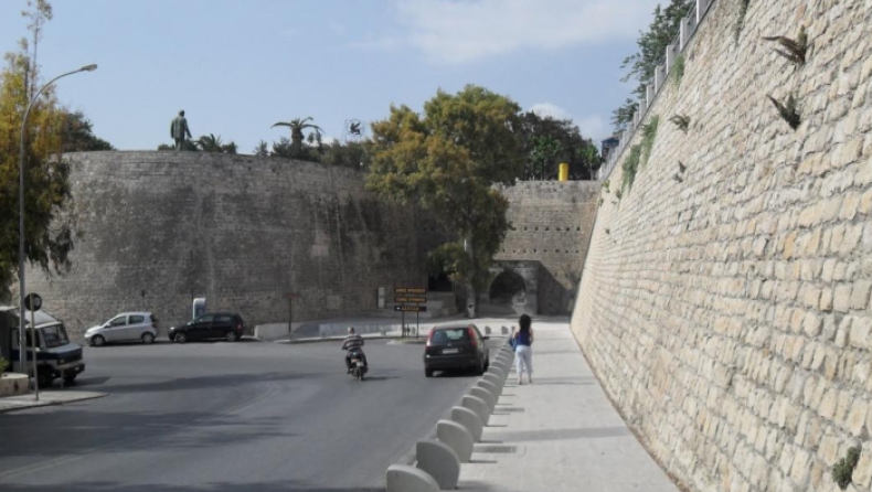 Θρήνος στο Ηράκλειο: Νεκρός 27χρονος που έπεσε από τα Ενετικά Τείχη