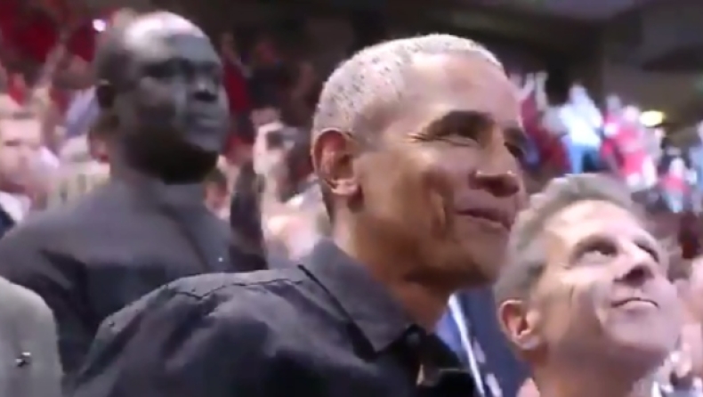 Είδε τελικό κι αποθεώθηκε ο Ομπάμα στο Τορόντο (vids)