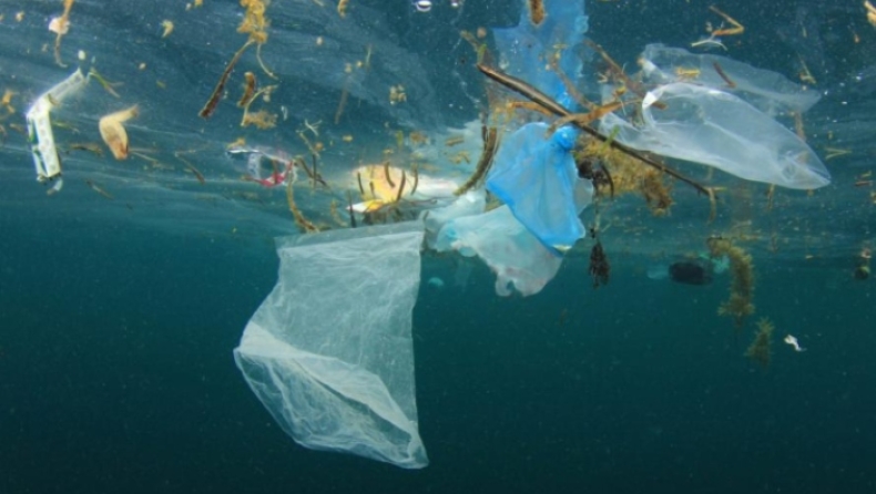 Δέσμευση για την καταπολέμηση των πλαστικών στους ωκεανούς