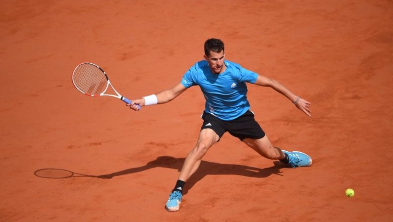 Roland Garros: Προσωρινή διακοπή στον ημιτελικό Τζόκοβιτς-Τιμ (vid)