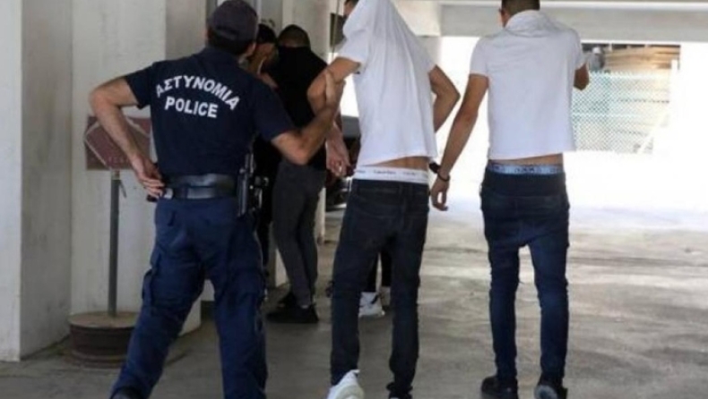 Ανατροπή στην υπόθεση ομαδικού βιασμού τουρίστριας στην Κύπρο: Συνελήφθη η 19χρονη (vid)