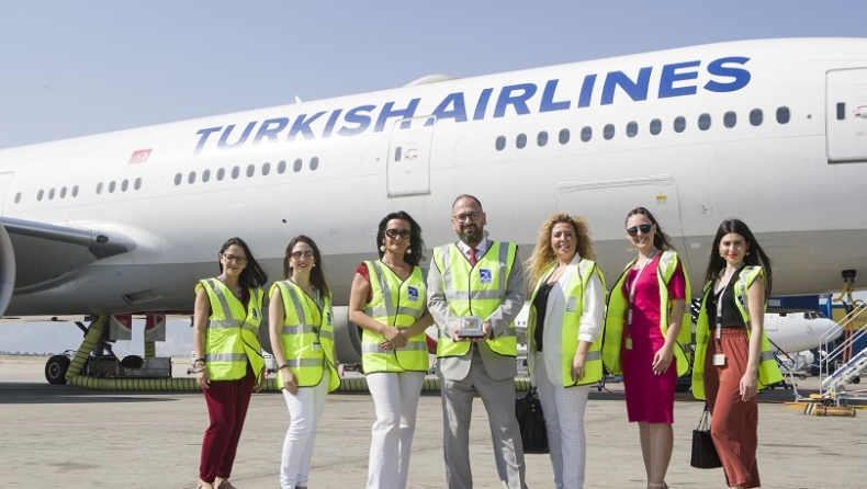 O Διεθνής Αερολιμένας Αθηνών βράβευσε την Turkish Airlines (pics)