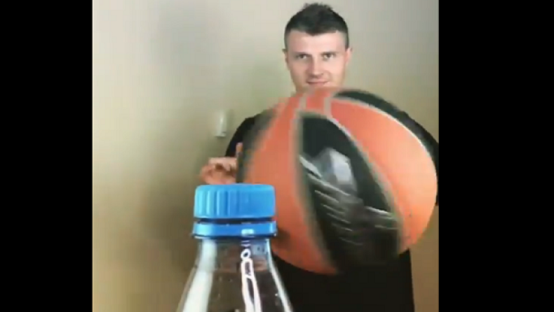 Ο Βορόντσεβιτς ανοίγει μπουκάλι με μπάλα μπάσκετ! (vid)