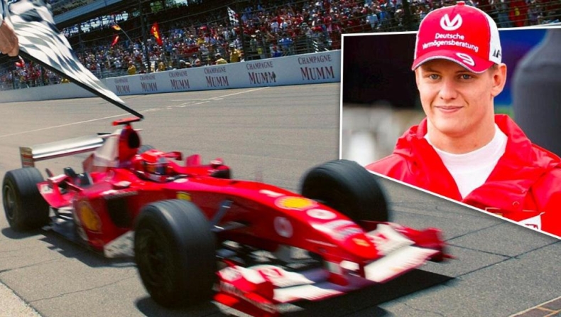 O Mικ Σουμάχερ στο τιμόνι της Ferrari F2004 του πατέρα του
