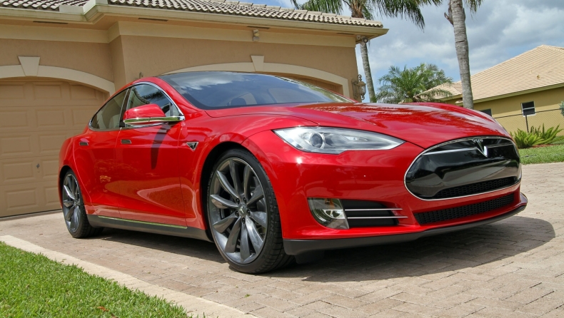 Το πιο «ταξιδεμένο» Tesla στον κόσμο έχει 900.000 χιλιόμετρα