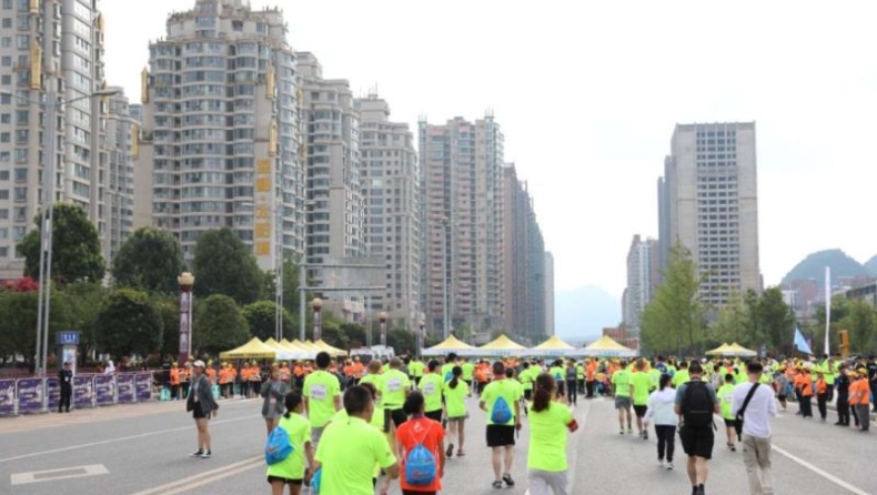 Περισσότεροι από 30.000 αθλητές συμμετείχαν στον Μαραθώνιο της Κίνας! (vid)