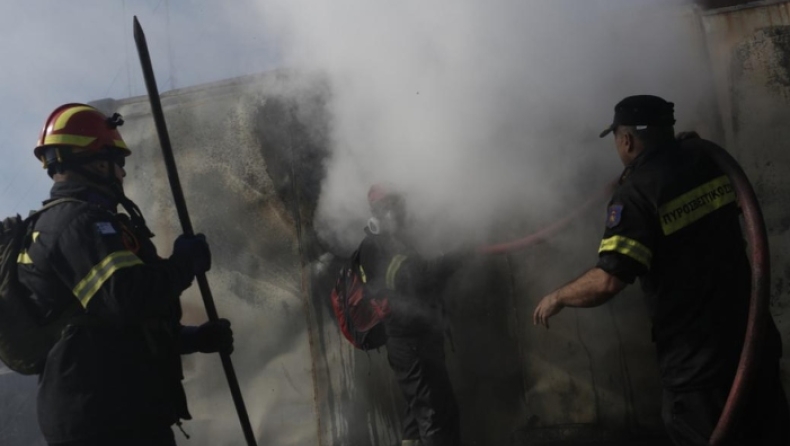 Σε ύφεση η πυρκαγιά στον Υμηττό, εμπρησμό καταγγέλουν οι κάτοικοι (pics & vid)