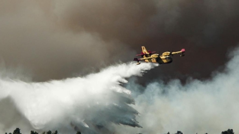 Φωτιά στην Εύβοια: Σε χαράδρα κοντά στην Πλατανιά συνεχίζεται για τρίτη ημέρα η μάχη με τις φλόγες (vids)