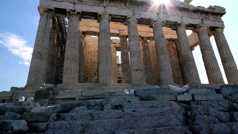 Η Μετόπη του Παρθενώνα επιστρέφει από το Λούβρο στην Αθήνα