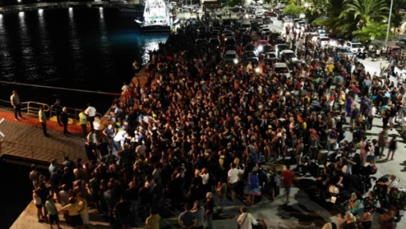 Σαμοθράκη: 1.500 «εγκλωβισμένοι» επισκέπτες έφυγαν από το νησί σε 24 ώρες (vid)