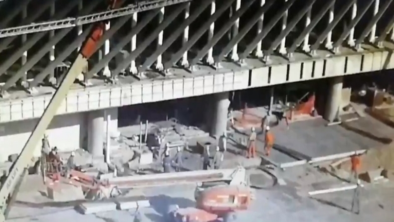 Εργάτες τρέχουν να σωθούν μετά από κατάρρευση στο αεροδρόμιο του Μπουένος Άιρες που άφησε έναν νεκρό (vid)