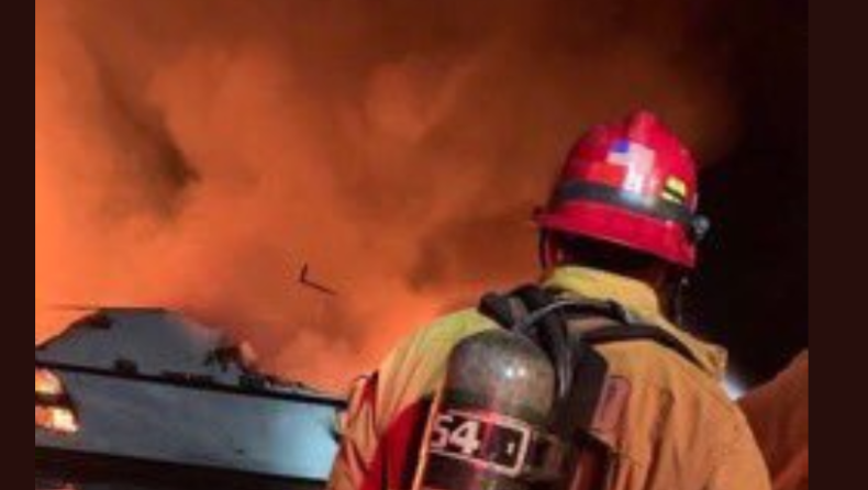 Καλιφόρνια: Σκάφος τυλίχτηκε στις φλόγες, 34 αγνοούμενοι και φόβοι για νεκρούς (pics)