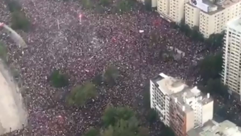 Απίστευτη διαδήλωση στην Χιλή: Πάνω από 1 εκατ. διαδηλωτές βγήκαν στους δρόμους (vid)