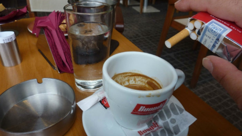 Προσφεύγουν στο ΣτΕ οι ιδιοκτήτες καφέ για τον αντικαπνιστικό νόμο