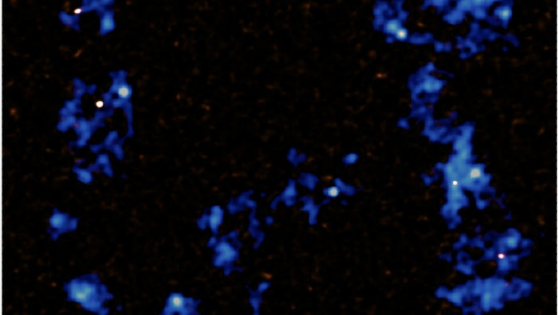 Αστρονόμοι είδαν μυστηριώδη κοσμικό ιστό που συνδέει τους γαλαξίες με «ποτάμια» αερίων