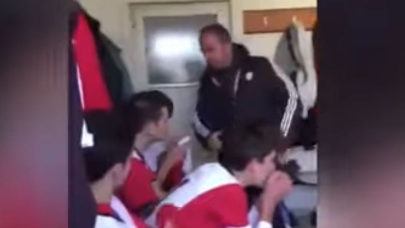 Προπονητής στην Τουρκία ρίχνει σφαλιάρες στους παίκτες του για να τους πωρώσει! (vid)