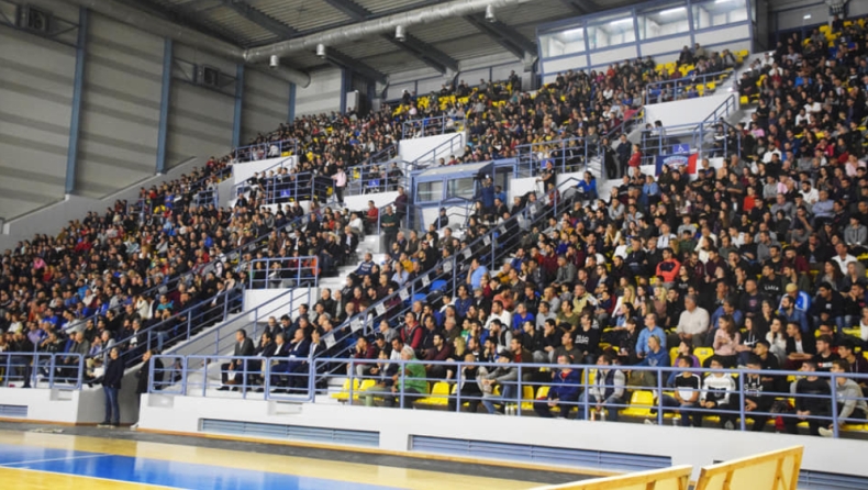 Περισσότεροι από 2.000 φίλαθλοι στο νέο γήπεδο της Καρδίτσας! (pics)