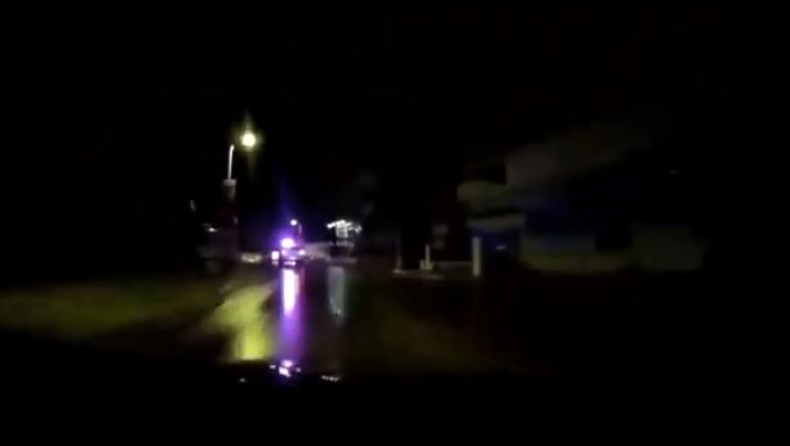Βίντεο ντοκουμέντο: Η καταδίωξη και η σύλληψη ληστών που είχαν «σηκώσει» αυτοκίνητο στο Περιστέρι (vid)