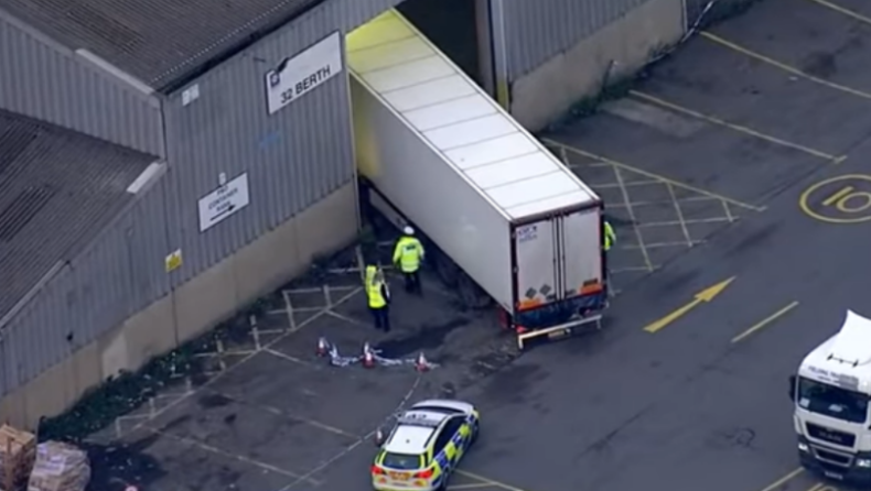 Βρετανία: Η αστυνομία καλεί να παραδοθούν οι ύποπτοι της υπόθεσης του θανάτου 39 ανθρώπων σε φορτηγό ψυγείο