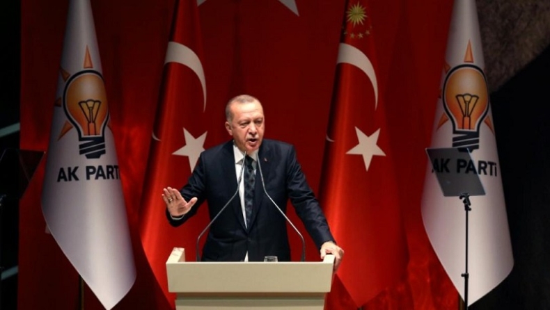 Αποχώρησε από εκδήλωση στην Τουρκία ο Έλληνας υφυπουργός Περιβάλλοντος λόγω Ερντογάν