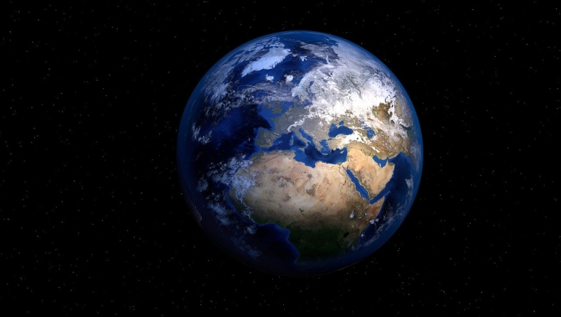 Η γη δεν φαίνεται να έχει σύνορα από το διάστημα, λέει η αστροναύτης Άννα Λη Φίσερ