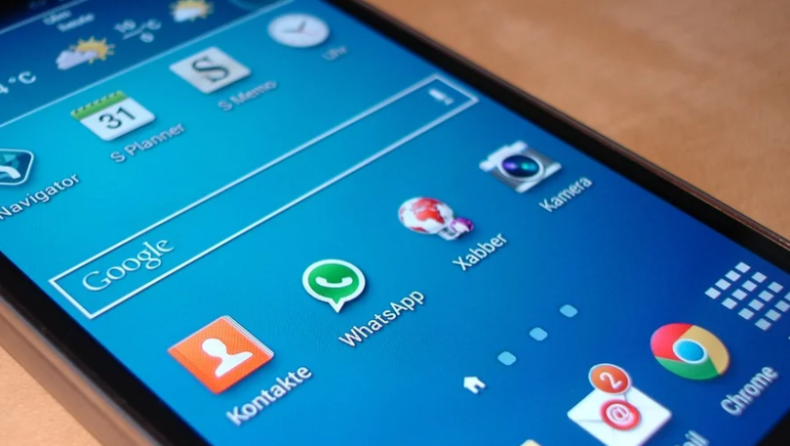 WhatsApp: Κακόβουλο λογισμικό χακάρει μέσω μηνύματος το κινητό και σβήνει όλο το ιστορικό των συνομιλιών