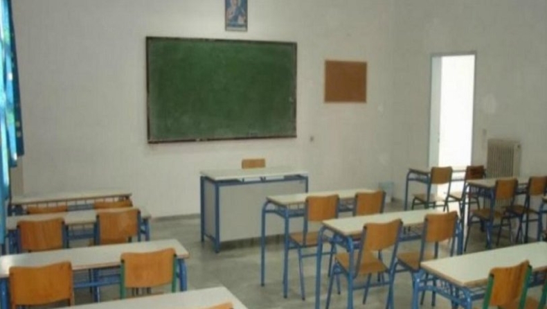 Καθηγητής στο Ελληνικό χαστούκισε μαθητή για μια μπάλα και οι συμμαθητές του κάνουν κατάληψη (vid)