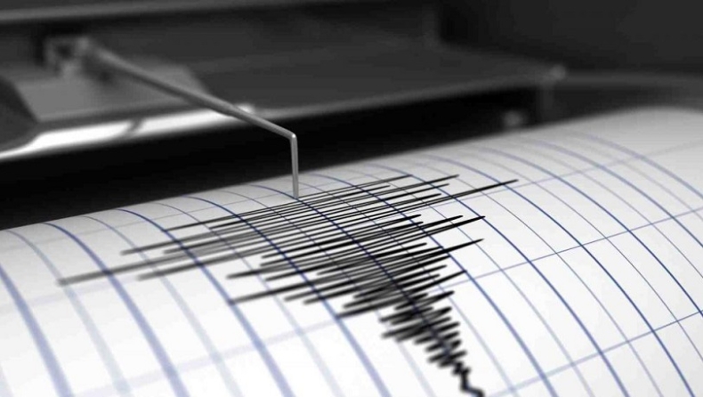 Ισχυρός σεισμός 6,9 Ρίχτερ στην Τουρκία! (vids)
