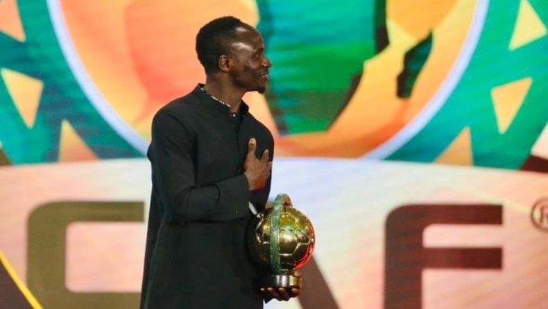 Μανέ: Ταπεινός και ευγνώμων, συγκίνησε στον ευχαριστήριο λόγο του ως κορυφαίος Αφρικανός ποδοσφαιριστής (vid)