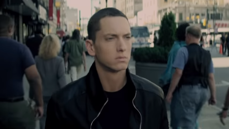 Το τραγούδι «Godzilla» του Eminem κατέρριψε ένα σπουδαίο παγκόσμιο ρεκόρ