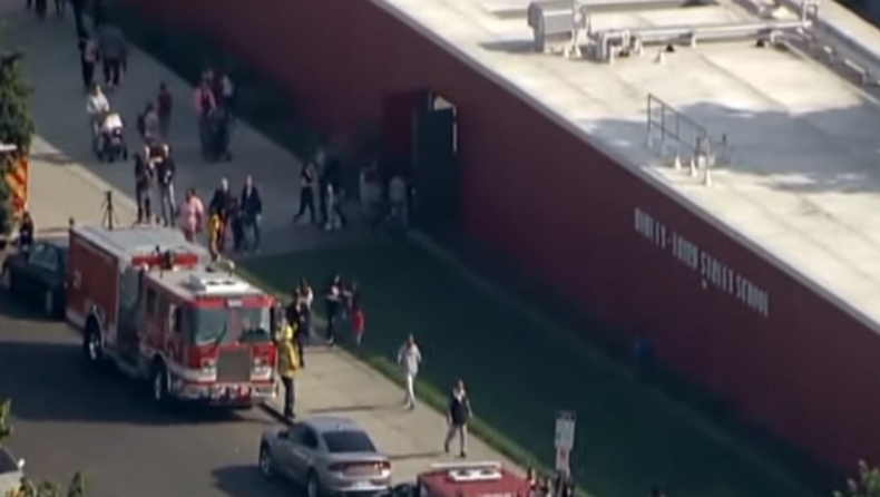 Αεροσκάφος άδειασε τα καύσιμά του σε αυλή σχολείου, αρκετοί οι τραυματίες (vid)