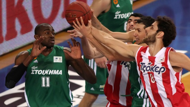 Πάνε για το 2-0 οι «αιώνιοι» Πάνε για το 2-0 οι «αιώνιοι»