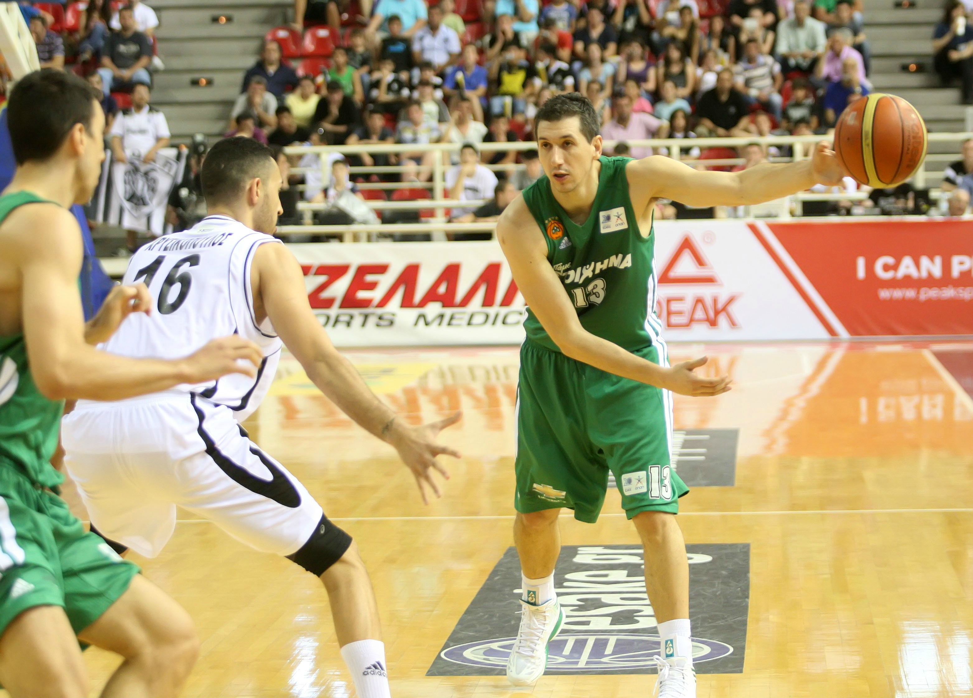 Διαμαντίδης: «Συγχαρητήρια στον Ολυμπιακό»