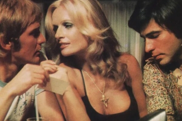 Από το «Κορίτσι και το Άλογο» στο «Δωμάτιο 69»: Οι θρυλικές σοφτ πορνό ταινίες των '70s
