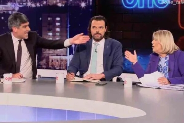 Άγριος τσαμπουκάς on air ανάμεσα σε Γλαβίνα και Βούλτεψη: "Μη μου ξαναφέρεις πιτσιρικάδες στην εκπομπή"