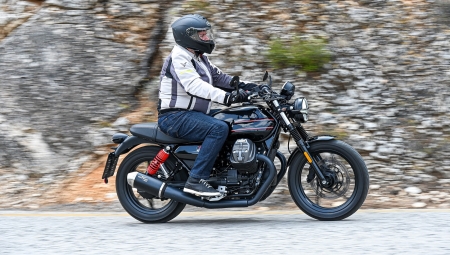 Test Ride Moto Guzzi V7 Stone Special Edition