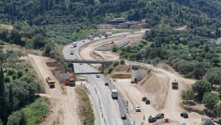Ο αυτοκινητόδρομος που έχει προχωρήσει σε ποσοστό 42% και θα ολοκληρωθεί το 2025 (vid)