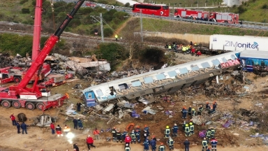 Σταθμάρχης δέχεται απειλές για την τραγωδία των Τεμπών: «Οι μάγκες δεν υπάρχουν πια, τους πάτησε το τρένο» (vid)