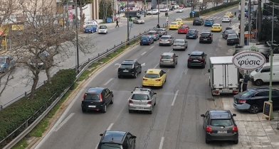 Ο Υφυπουργός Οικονομικών ανακοίνωσε πότε τίθενται σε ισχύ τα τέλη κυκλοφορίας με τον μήνα