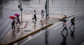 Έρχεται νέα μίνι κακοκαιρία: Πότε και πού θα βρέξει (vid)